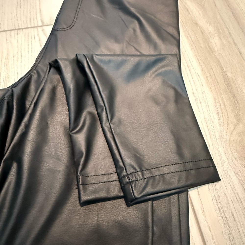 Aerie Black Leggings for Women - Picture 3 of 3